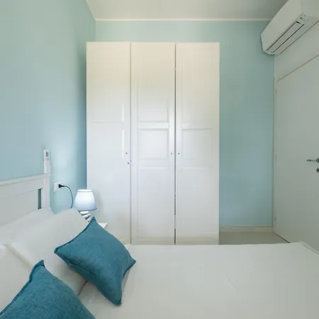 Stunning - Private Garden - Front Beach- Free Parking Villa Solanas (Cagliari)