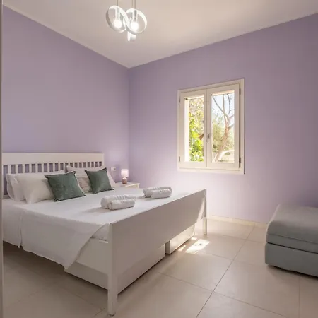 فيلة Stunning - Private Garden - Front Beach- Free Parking