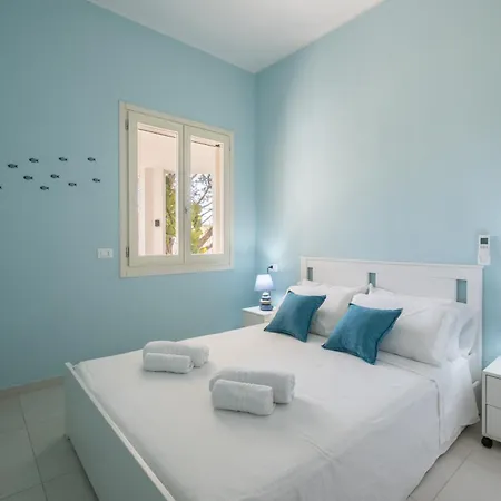 Stunning - Private Garden - Front Beach- Free Parking * Solanas (Cagliari)