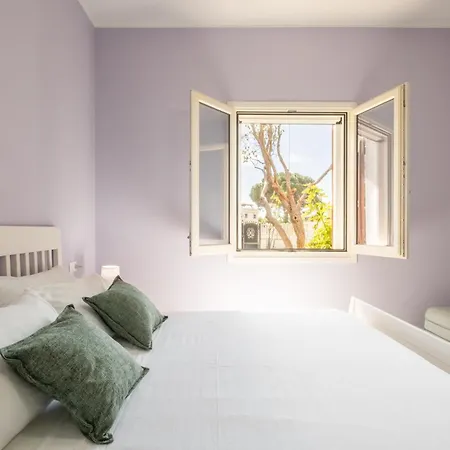 Stunning - Private Garden - Front Beach- Free Parking