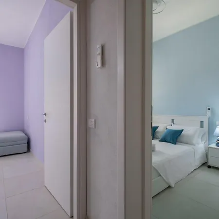 Stunning - Private Garden - Front Beach- Free Parking *