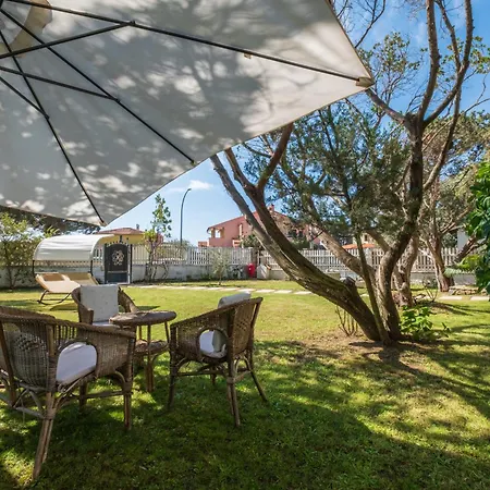 Stunning - Private Garden - Front Beach- Free Parking Solanas (Cagliari)