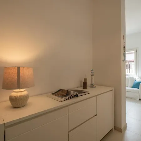 فيلة Stunning - Private Garden - Front Beach- Free Parking