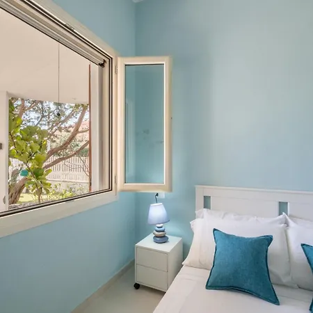 Stunning - Private Garden - Front Beach- Free Parking Villa Solanas (Cagliari)